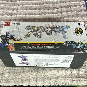 Troopers Assembly Radio Control Deform Robot  Toy